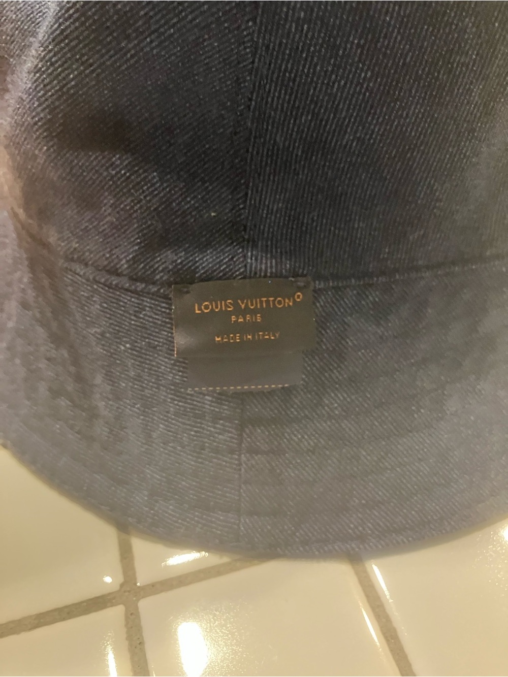 Louis Vuitton Black Monogram rain bucket hat reverses into a denim hat - Picture 5 of 15
